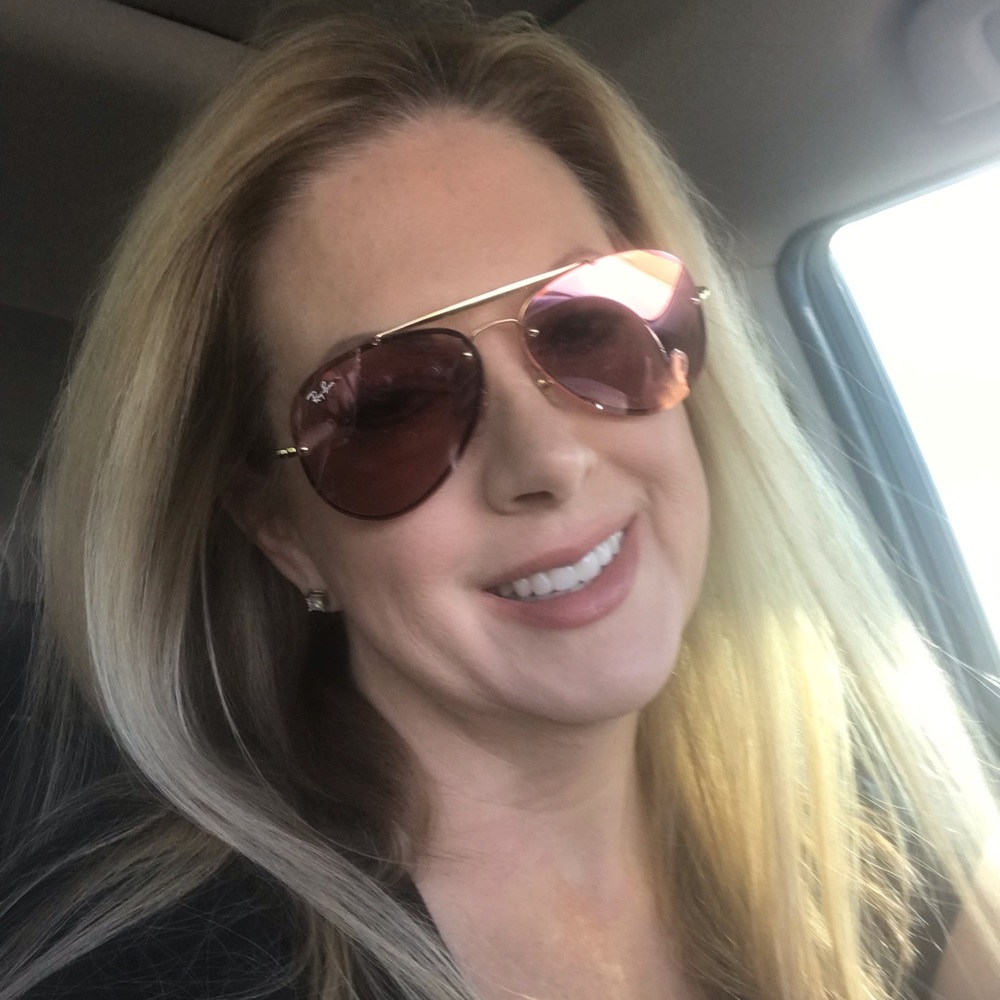 Meet your Posher, Carrie